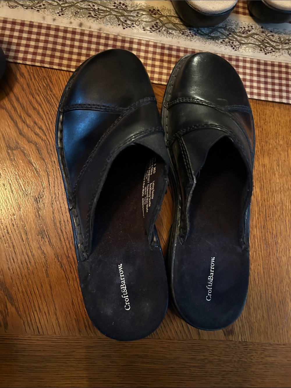 croft & barrow Black Leather Slip-On Mules